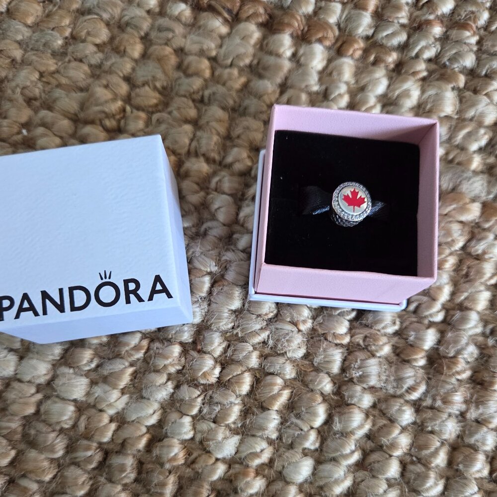 Pandora Canada Charm
